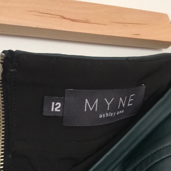 Vegan leather skirt - Picture 2 of 3